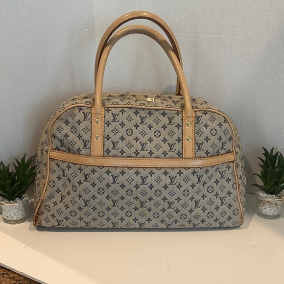 Louis Vuitton Mini Lin Marie Bag 
Date Code CA0060
14” x 9” x 6” - Picture 1 of 16
